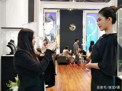 互联网+大数据时代下，珠宝企业的网红营销与粉丝经济新路径